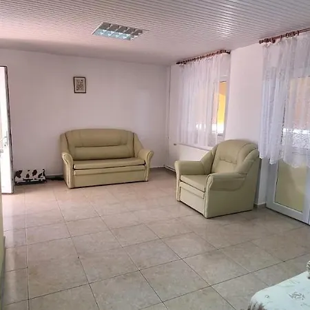 Casa Adina Guest house 2 Mai